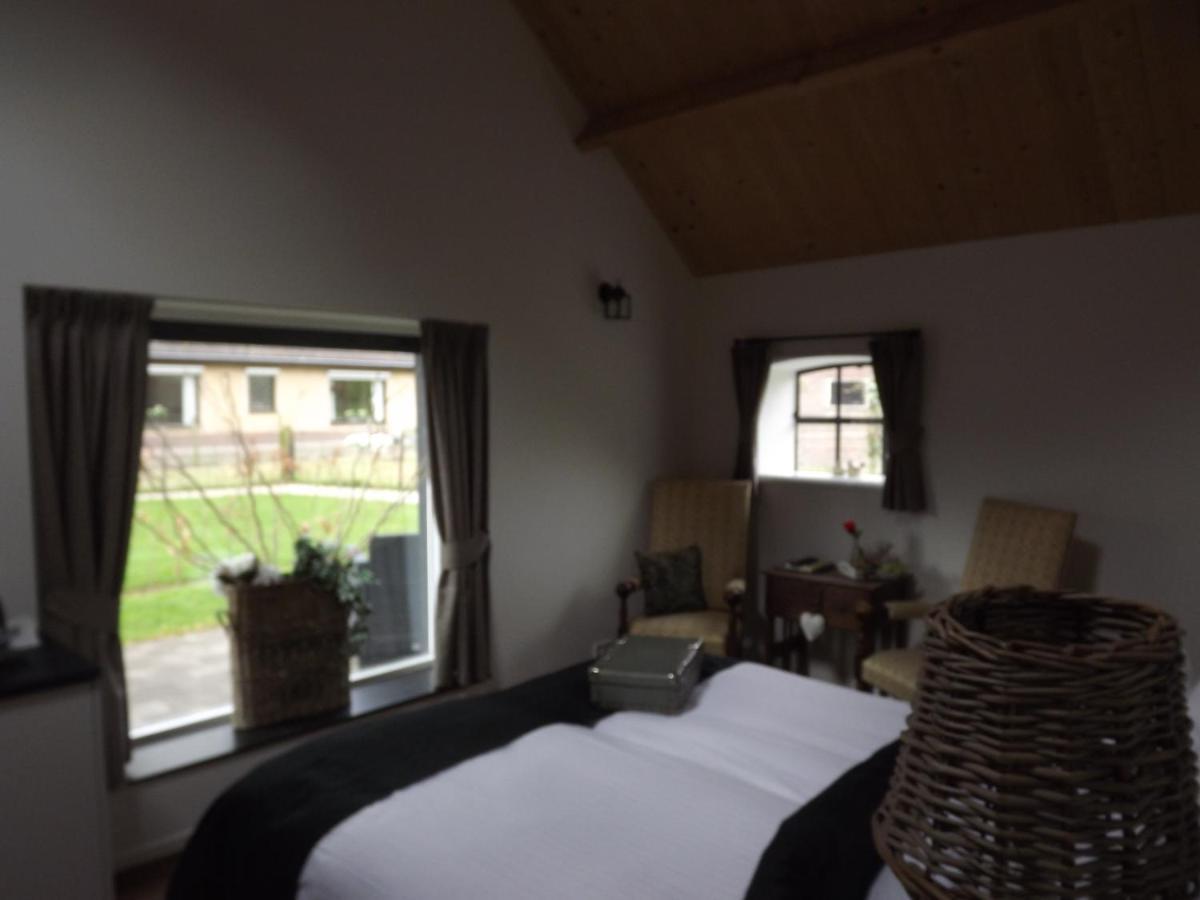 Couette-café De Willemshoeve 2*